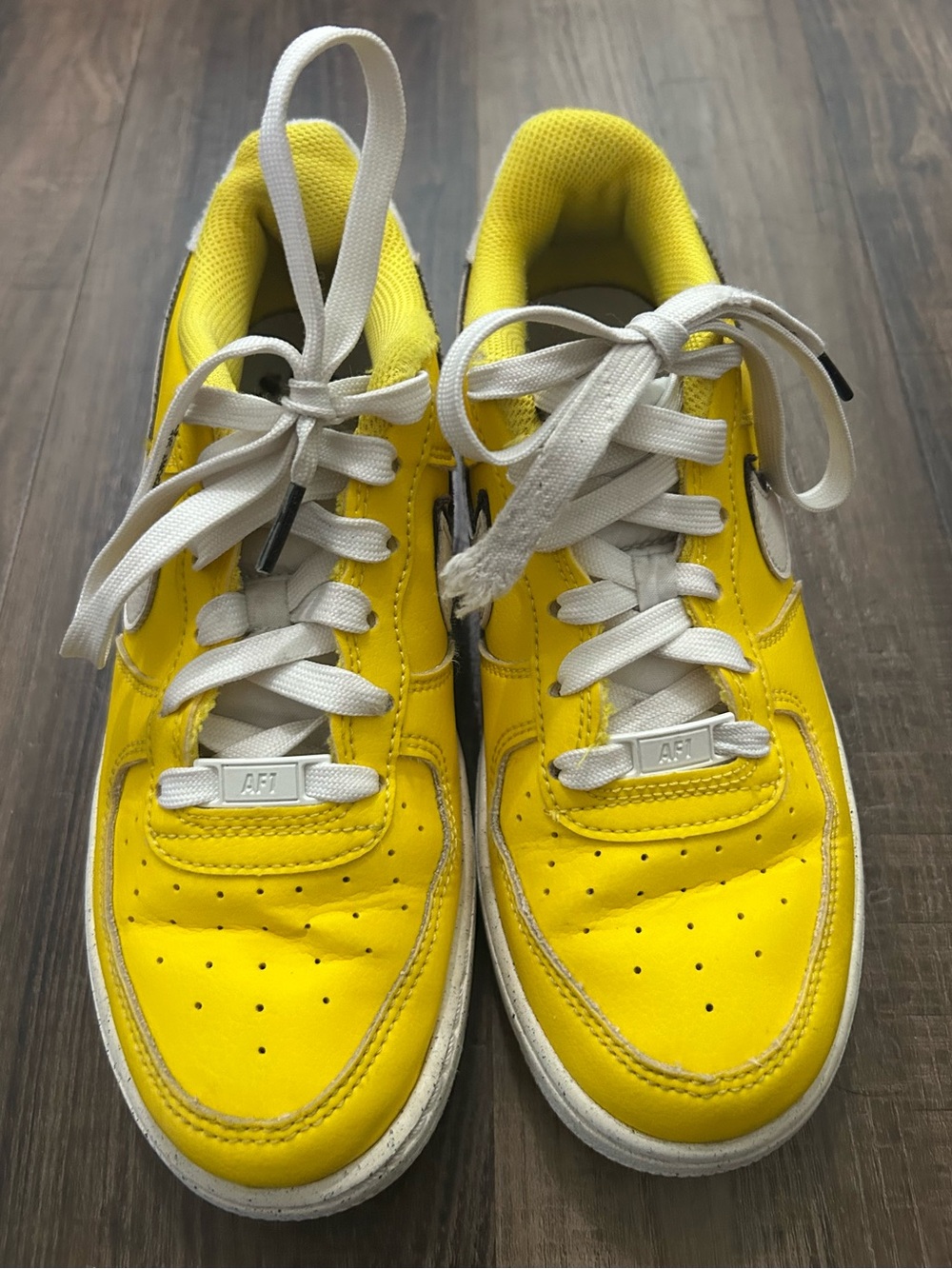 Nike Air Force 1 Low LV8 82 Shoes Youth White Yellow (DQ0359-700) Size 5Y